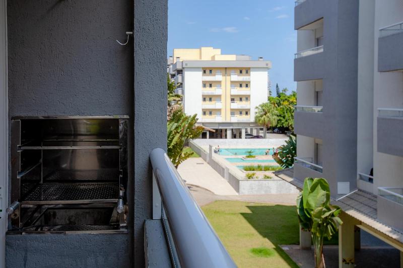 Apartamento Ubatuba AR Varanda Gourmet Piscinas e 300mt Praia - image 28
