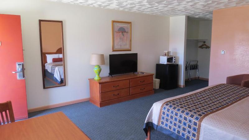 King Room - Pet Friendly image 3