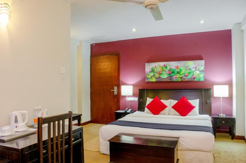 Deluxe Double Room image 4
