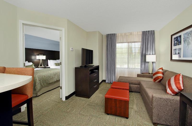 One-Bedroom Suite with Two Double Beds image 4