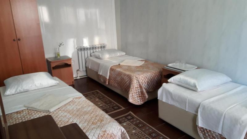 Triple Room image 2