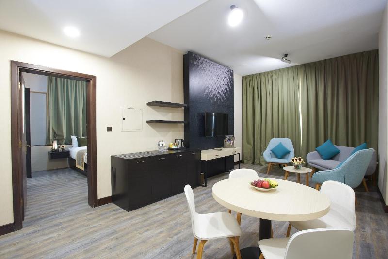 Executive Suite image 3