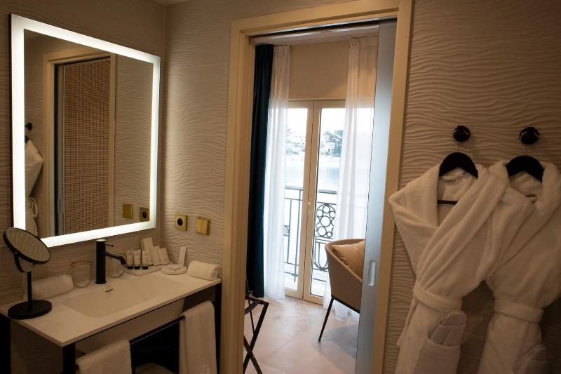 Splendid Hôtel & Spa - image 4