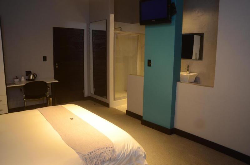 City Living Boutique Hotel - image 14