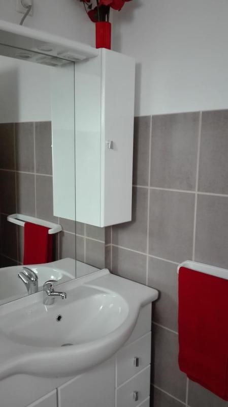 One-Bedroom Apartment image 3