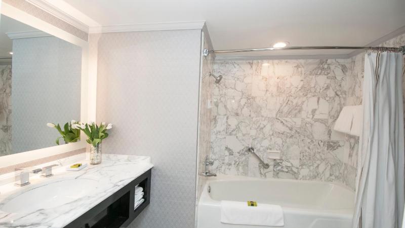 Superior King Room image 1