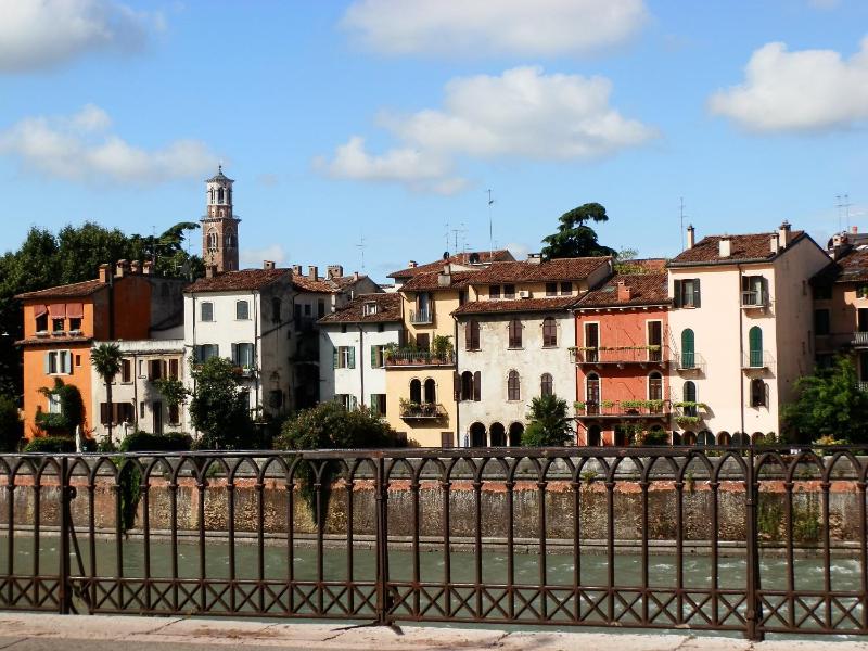 Three-Bedroom Apartment - Via Nizza 20 image 2