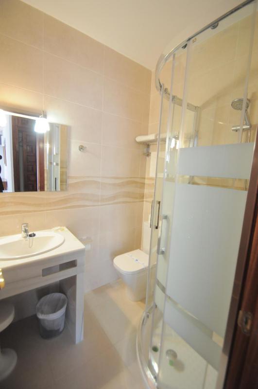 Single Room image 2