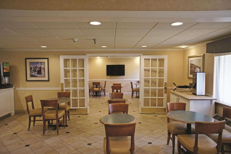 La Quinta Inn & Suites by Wyndham Tampa Fairgrounds - Casino - image 21