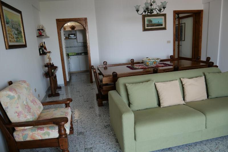 One-Bedroom House image 2