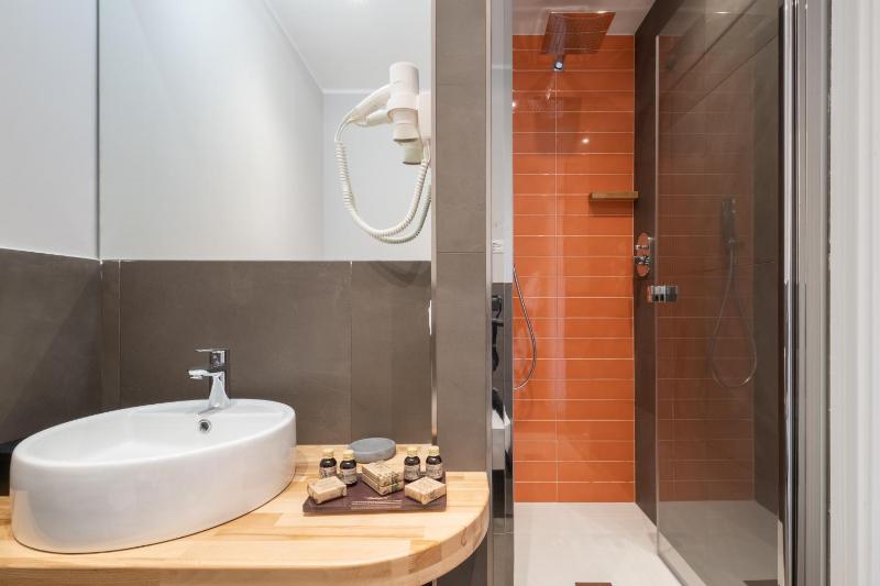Superior Deluxe Double or Twin Room  image 2