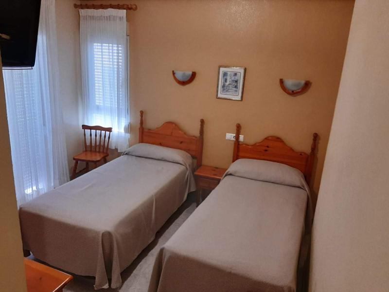 Double or Twin Room image 2