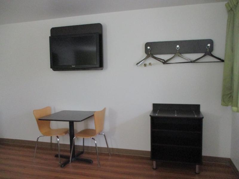 Motel 6-North Olmsted OH - Cleveland - image 20