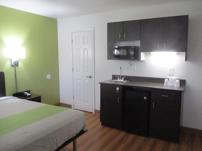 Motel 6-North Olmsted OH - Cleveland - image 13