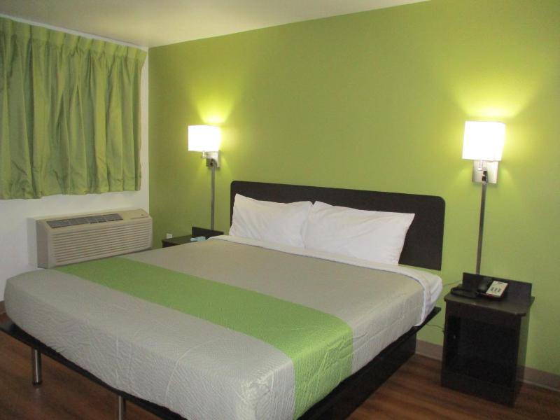 Motel 6-North Olmsted OH - Cleveland - image 8