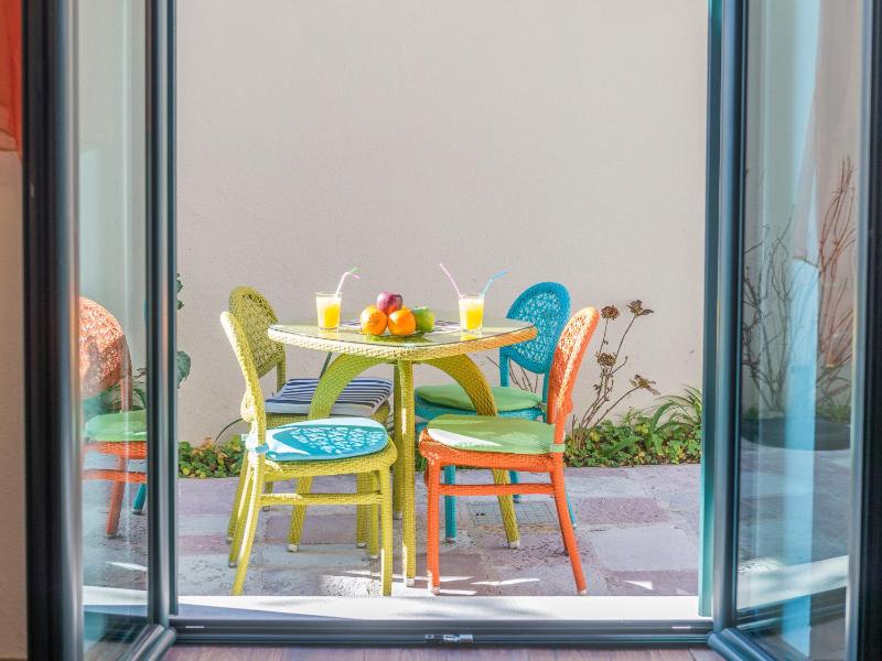 One Bedroom Apartment with Garden View image 4