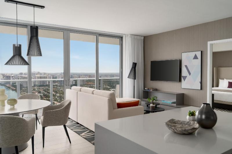 1 Bedroom Suite Intracoastal/City Views with Kitchen image 4