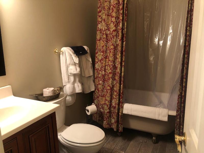 Double Room image 3