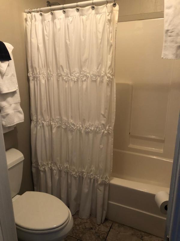Standard Queen Room image 2