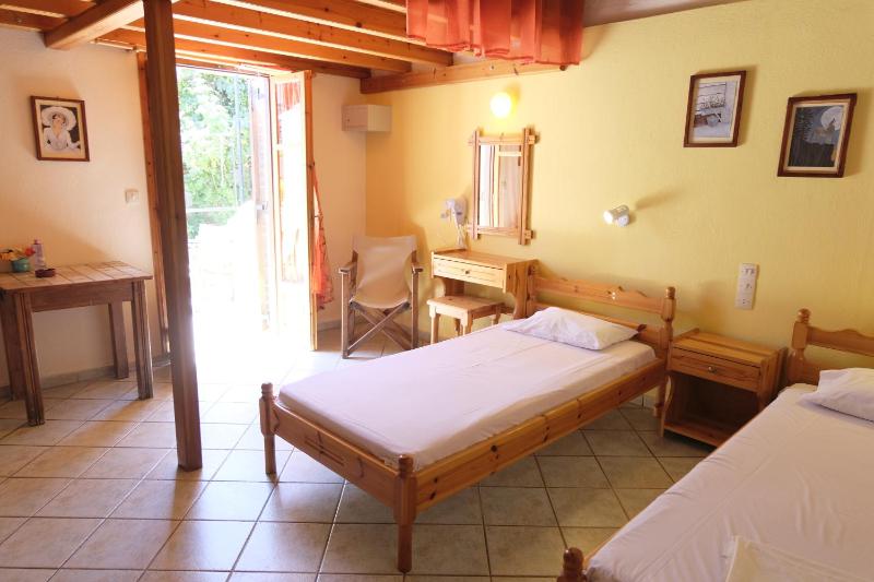 Taxiarchis Apartments - image 11