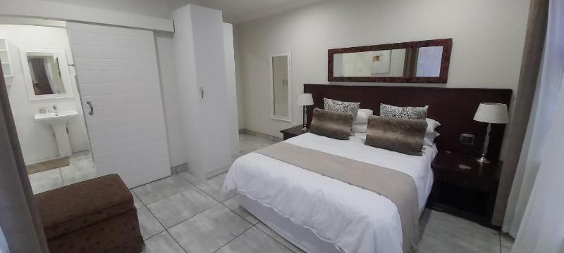 Sunbird Garden Cottage - image 3