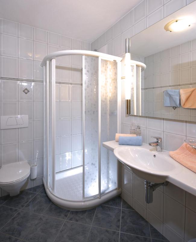 family apartment with 1 bedroom image 2