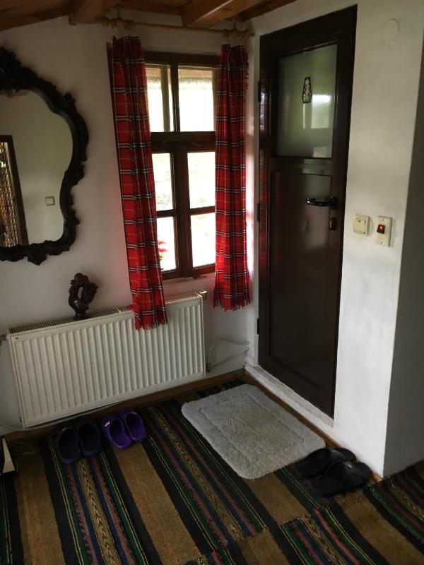 Family Room with Balcony and Shared Bathroom image 3