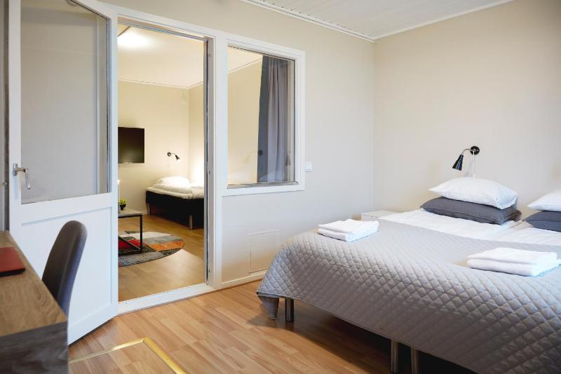 Quadruple Room image 2