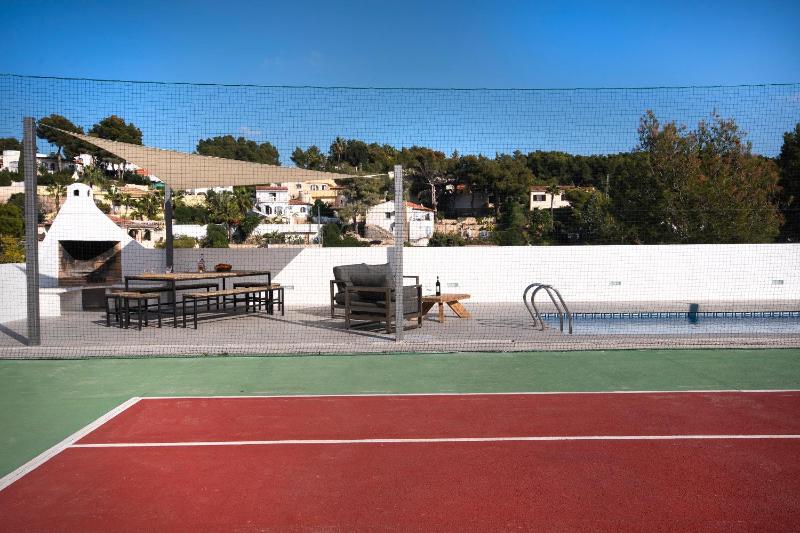 Sara 10 - free WIFI chill-out private pool private tennis court - by Holiday Rentals Villamar - image 19