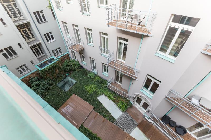 Apartment with Garden View image 4