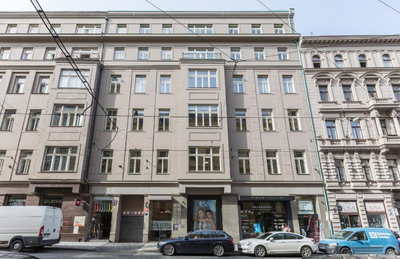 Apartment with Garden View image 3