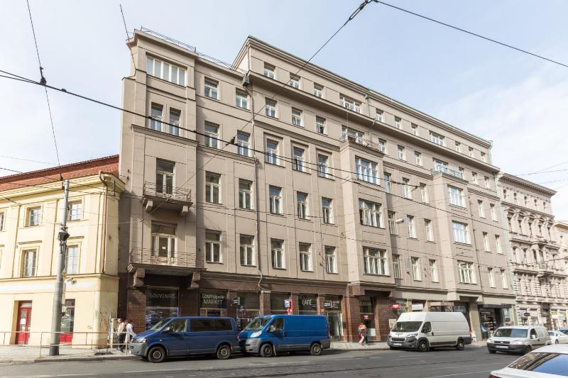 Apartment with Garden View image 2