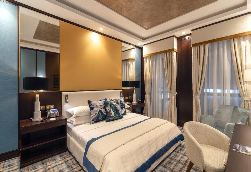 Double Room image 3