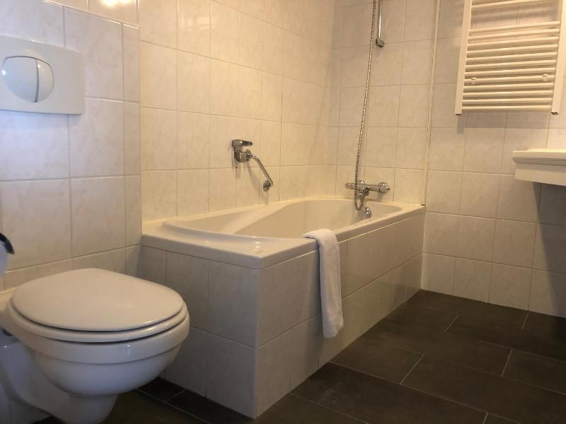 Large Double Room image 4