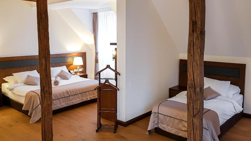 Luxury Triple Room image 1