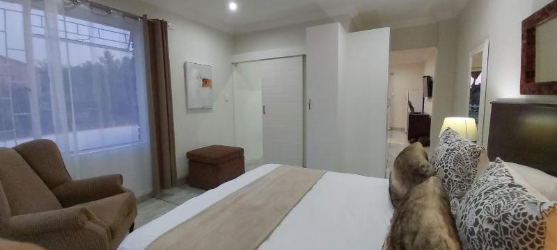 Sunbird Garden Cottage - image 12