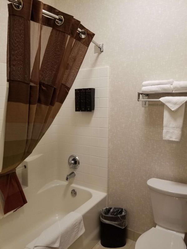 King Room - Non-Smoking image 2
