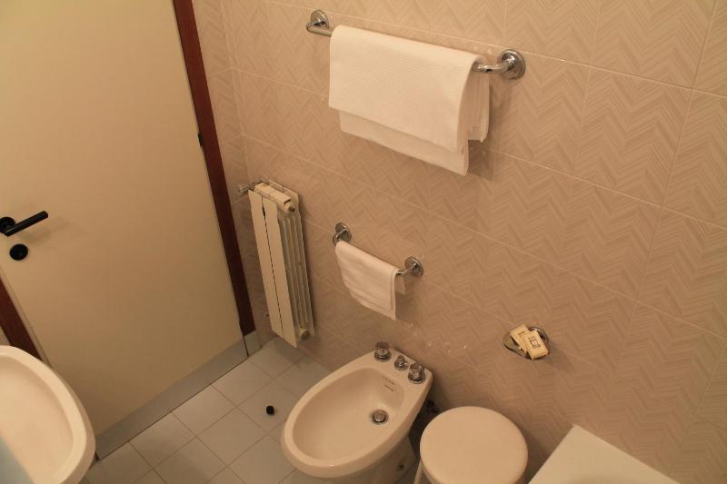 Economy Double or Twin Room image 4