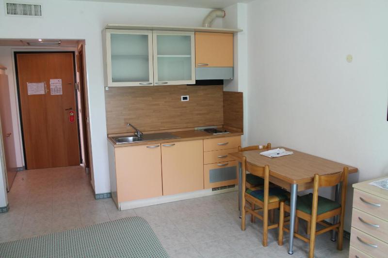 Single Room image 3