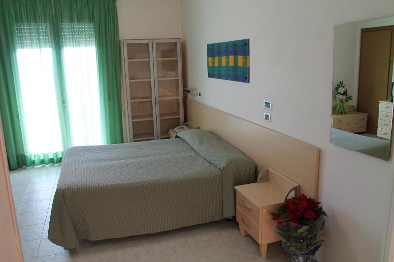 Single Room image 1