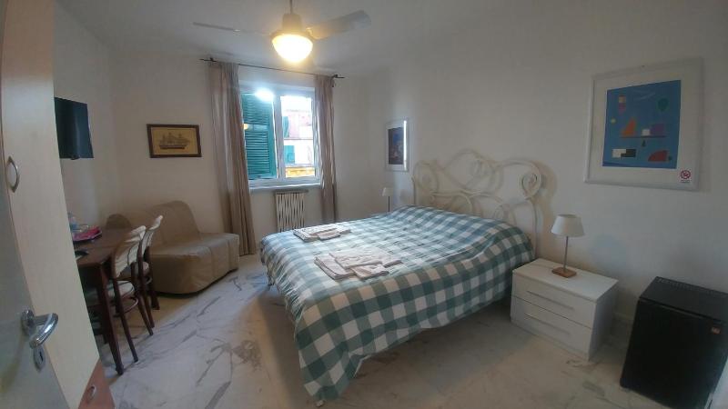 Deluxe Room with Private External Bathroom image 2