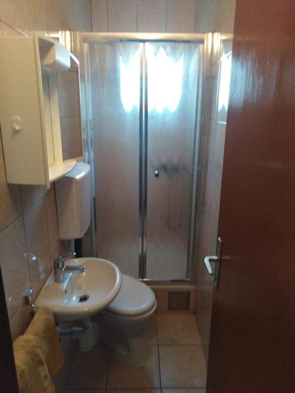 Standard Double Room image 3