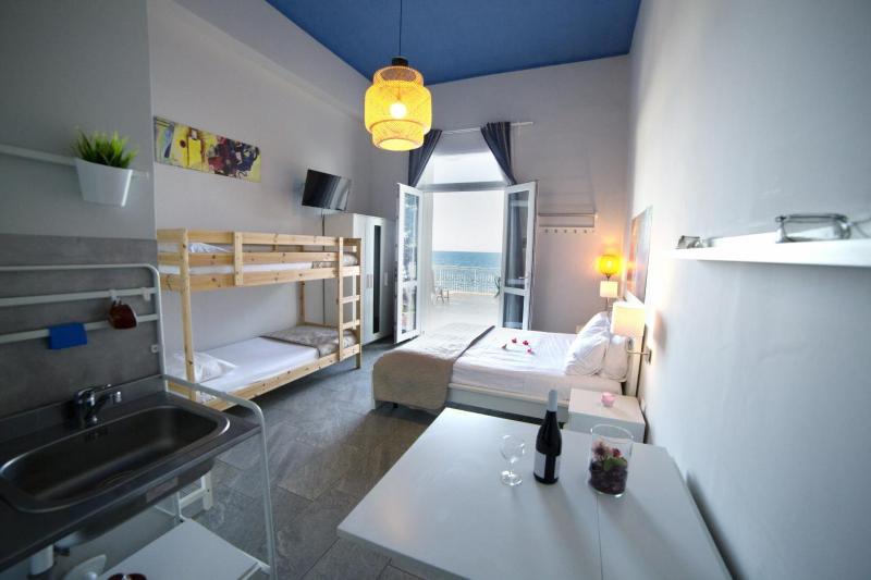 Studio Apartment with Sea View image 3