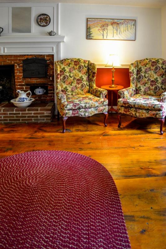 Deluxe King Room image 3