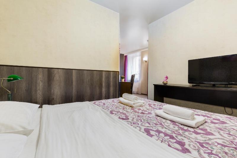 Standard Double or Twin Room image 3