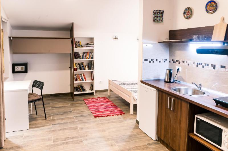 Family Room image 3