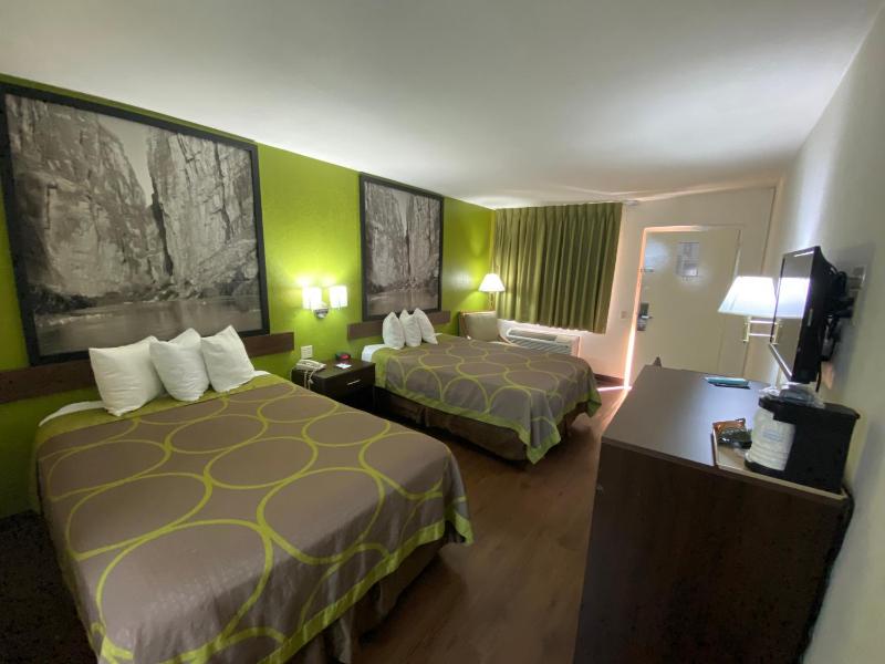 Double Room with Two Double Beds - Non-Smoking image 4