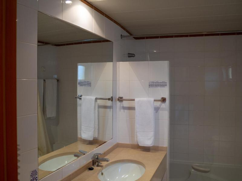 Double or Twin Room with Balcony and Pool View image 4