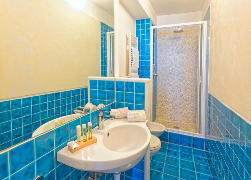 Double Room with Sea View image 3