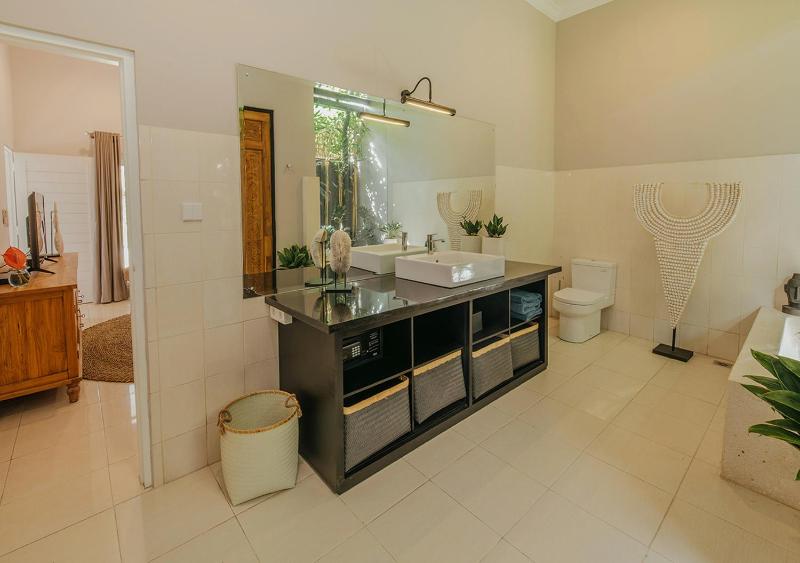 Villa Bloom 5 close to the beach private pool 3 bedrooms 3 bathrooms - image 22